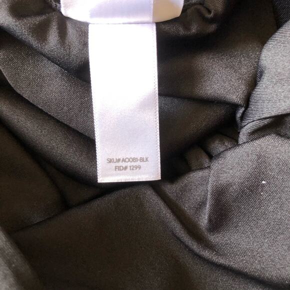 Andie NWT The Bali Flattering Neckline One Piece Swimsuit Black Small Tall - Picture 11 of 15